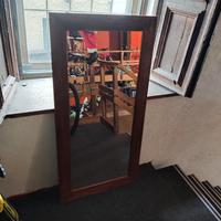 Specchio con cornice in legno