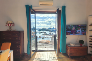 Centrale balcone vista e affaccio mare di Salerno