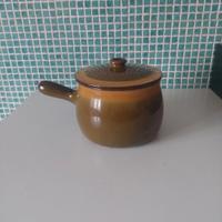 tegame in terracotta con coperchio 