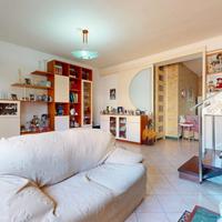 Villa a schiera su tre livelli