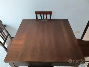 tavolo con 4 sedie