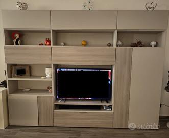 Parete attrezzata Mobilturi con ferramenta Blum