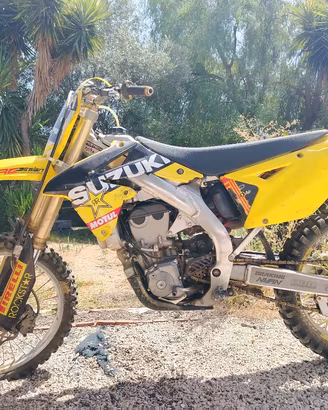 Suzuki rmz 450 motocross 