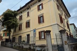 Ampio box per auto anche di grandi dimensioni