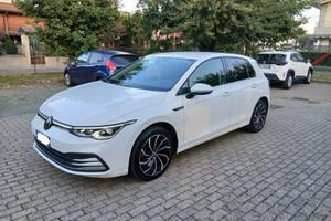 Volkswagen Golf 8 2.0 150cv style