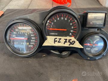 Strumentalizzazione fz750 Yamaha