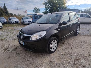 Dacia Sandero 1.2 16V Lauréate