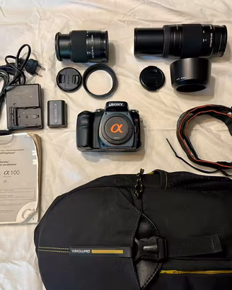 Sony A100 Reflex, 18-70mm e 75-300mm con borsa.