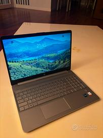 Laptop HP 15s i7 Windows 11 Come nuovo