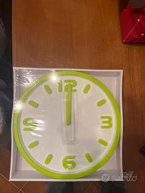 Orologio da parete bianco e verde acido NUOVO