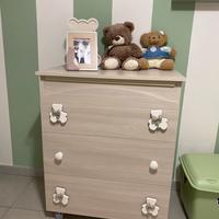 Cassettiera/fasciatoio con vasca bagnetto neonato