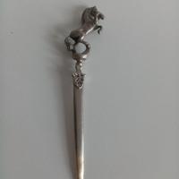 tagliacarte con testa di cavallo