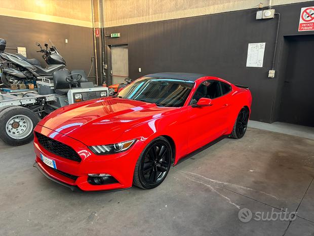 Ford Mustang 2.3 manuale Performance Pack