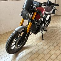 Triumph Scrambler 400X 3800km e accessori