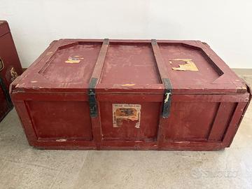 Baule vintage di legno