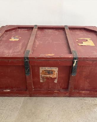 Baule vintage di legno