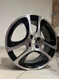 Cerchi modello quadrifoglio verde Alfa Romeo Mito