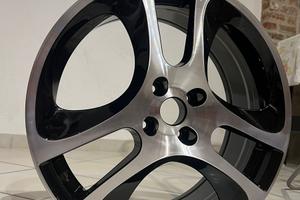 Cerchi modello quadrifoglio verde Alfa Romeo Mito