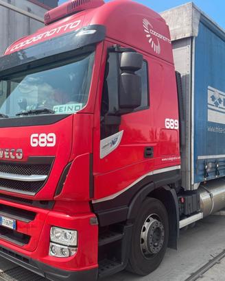 IVECO Stralis 460 LNG 6x2 centinato + Moffett M4 2