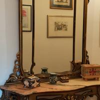 Consolle dorata con specchio 