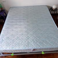 Materasso matrimoniale + rete doghe con rinforzo