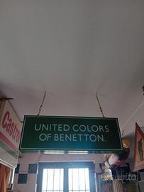 insegna Benetton