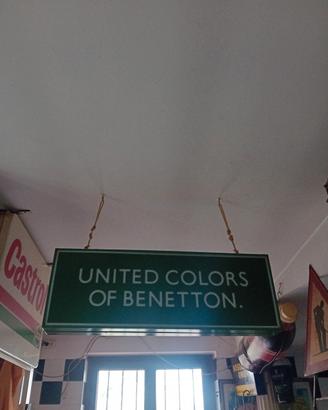 insegna Benetton