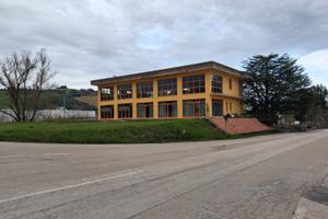 Locale commerciale artigianale