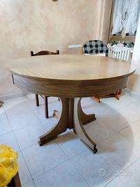 Tavolo da in formica allungabile e cassettiera 
