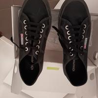 Superga nere nr 40