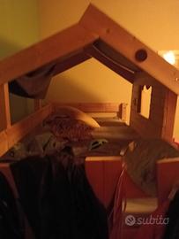 Letto a castello con scivolo