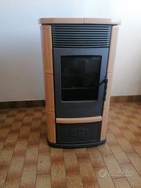 Stufa a pellet funzionante
