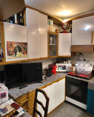 cucina con ripiano in granito