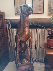ghepardo da vetrina negozio 