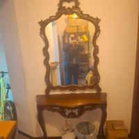 Consolle più specchio decorato...prezzo trattabile