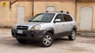 HYUNDAI TUCSON 2006 4x4 autocarro