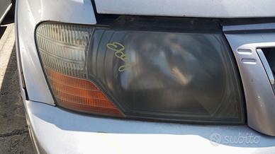 Fanale anteriore dx MITSUBISHI PAJERO GLS anno 200