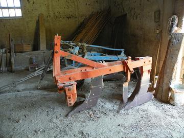 Aratro sospeso, aratro a carrello, fresa e ranghin