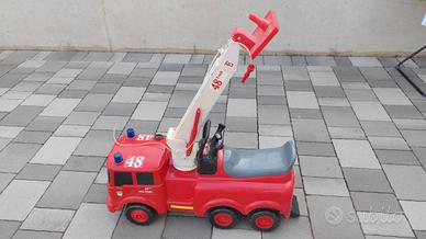Camion pompieri elettrico spara acqua