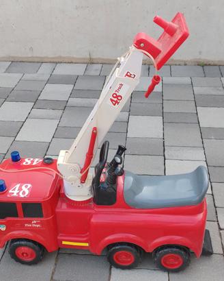 Camion pompieri elettrico spara acqua