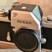 Macchina fotografica reflex Nikon F e obiettivi