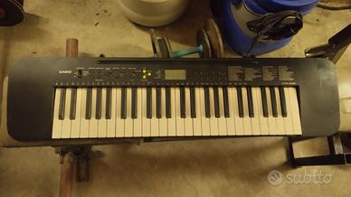 pianola Casio con alimentatore perfettamente 