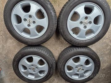 cerchi da 15 Opel Corsa con gomme estive 
