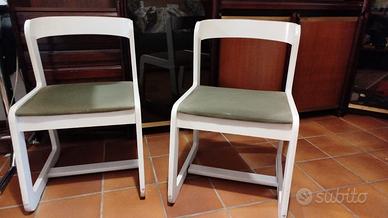 Quattro sedie in legno dipinto anni Settanta