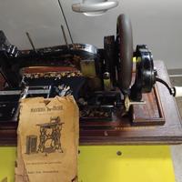 macchina da cucire da tavolo del 1900 marca Opel