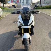 Xadv 750