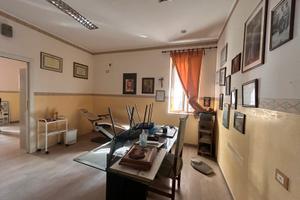 San Pietro Clarenza-Locale versatile e luminoso