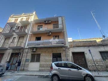 3 LOCALI A BARI