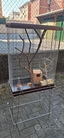Voliera per uccelli o gabbia per scoiattoli