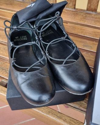 Scarpa Moschino modello ballerina